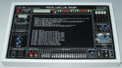 la maquette DLLT-1300 « Digital Logic Lab Trainer
